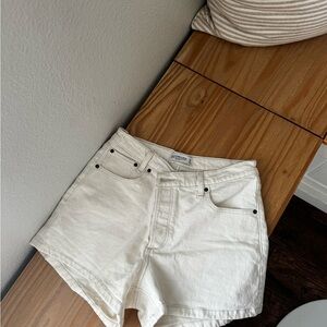 Abercrombie & Fitch 90s Relaxed Cutoff Shorts High Rise Cream Denim Size 28 / 6